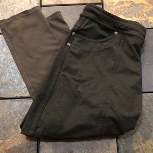 Athleta Capri Legging-Skirt